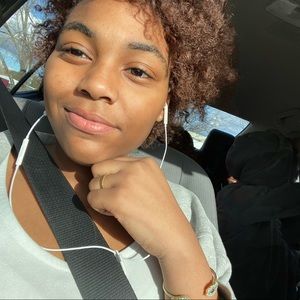 Meet your Posher, Samara